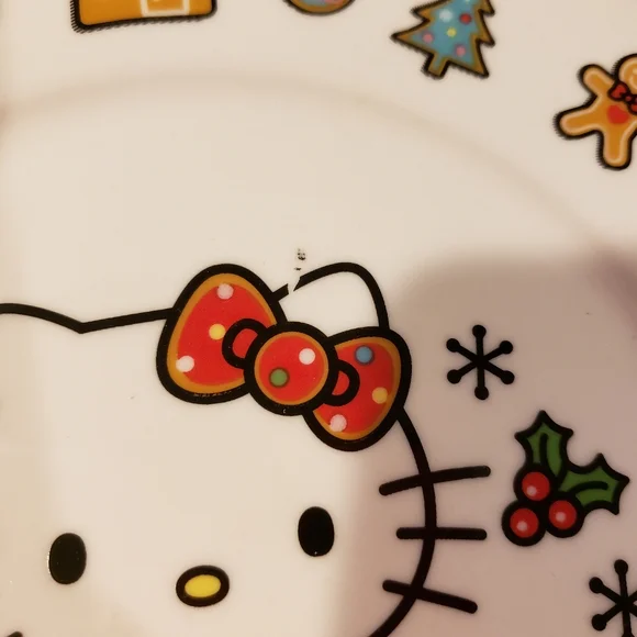 BNWT Hello Kitty Christmas Plate - Picture 2 of 3
